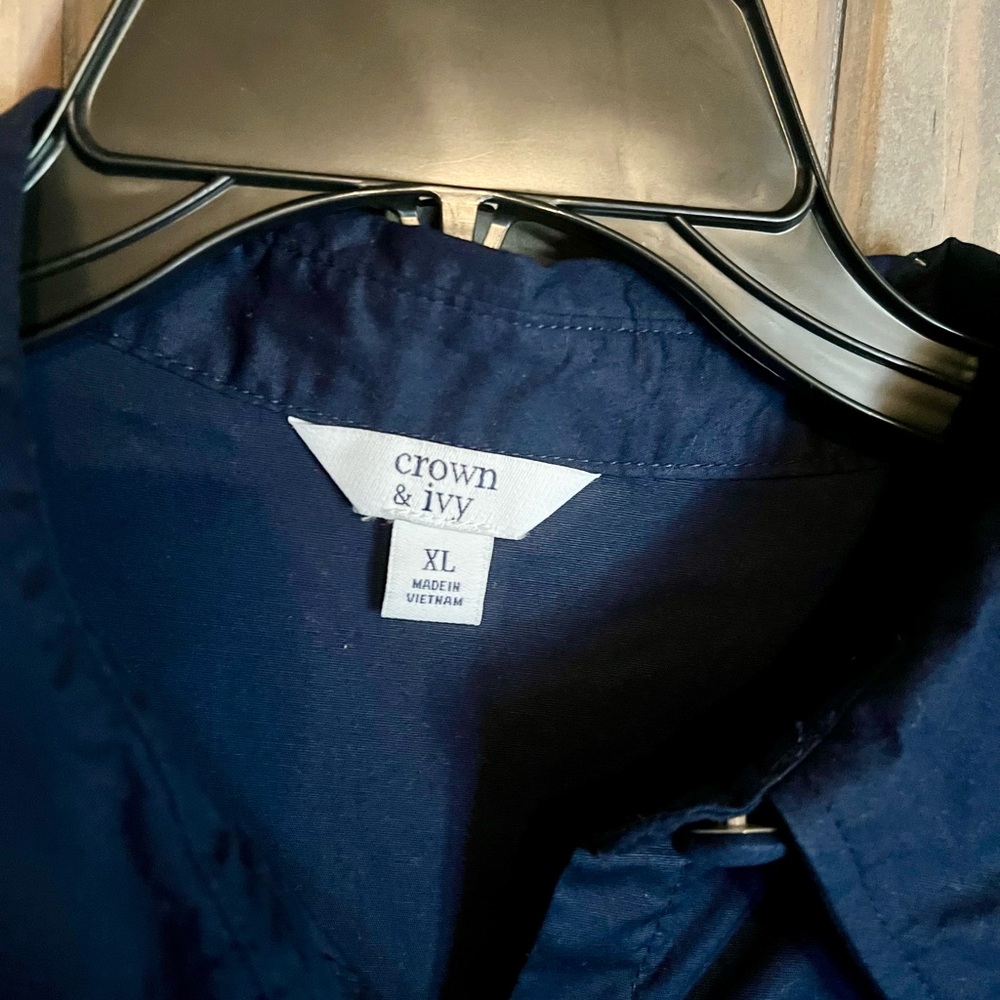 Crown & Ivy Navy Button-Up Dress with ruffled sleeves and pockets. - Picture 3 of 3